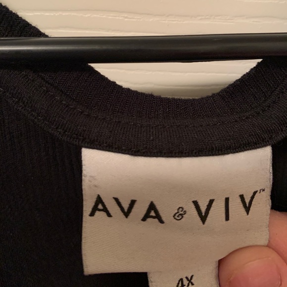 Ava & Viv black tee - Picture 2 of 2